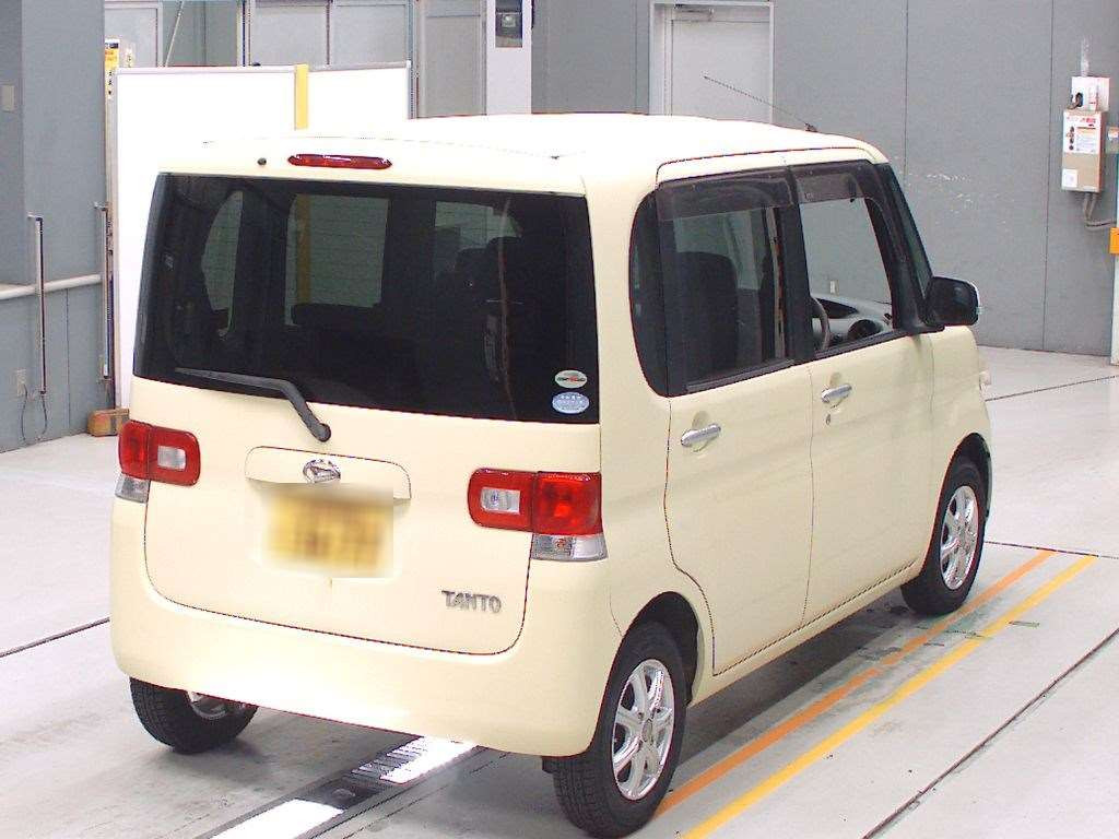 2010 Daihatsu Tanto L375S[1]