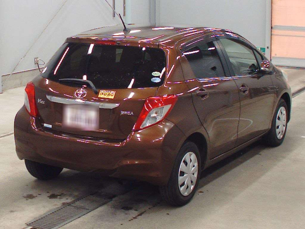 2012 Toyota Vitz NSP130[1]