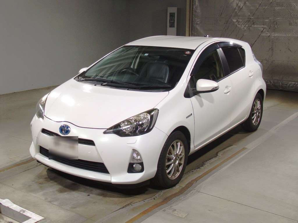 2013 Toyota Aqua NHP10[0]