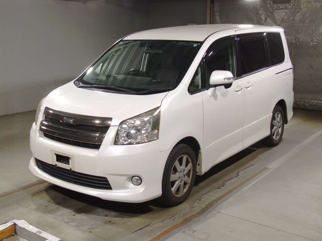 2009 Toyota Noah ZRR70W[0]