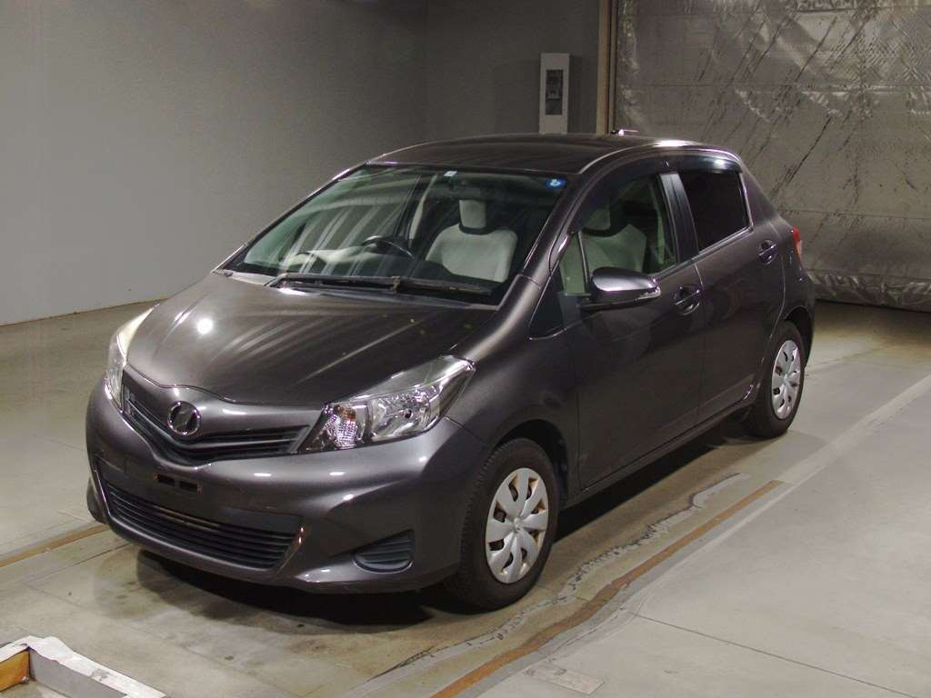 2011 Toyota Vitz NSP130[0]