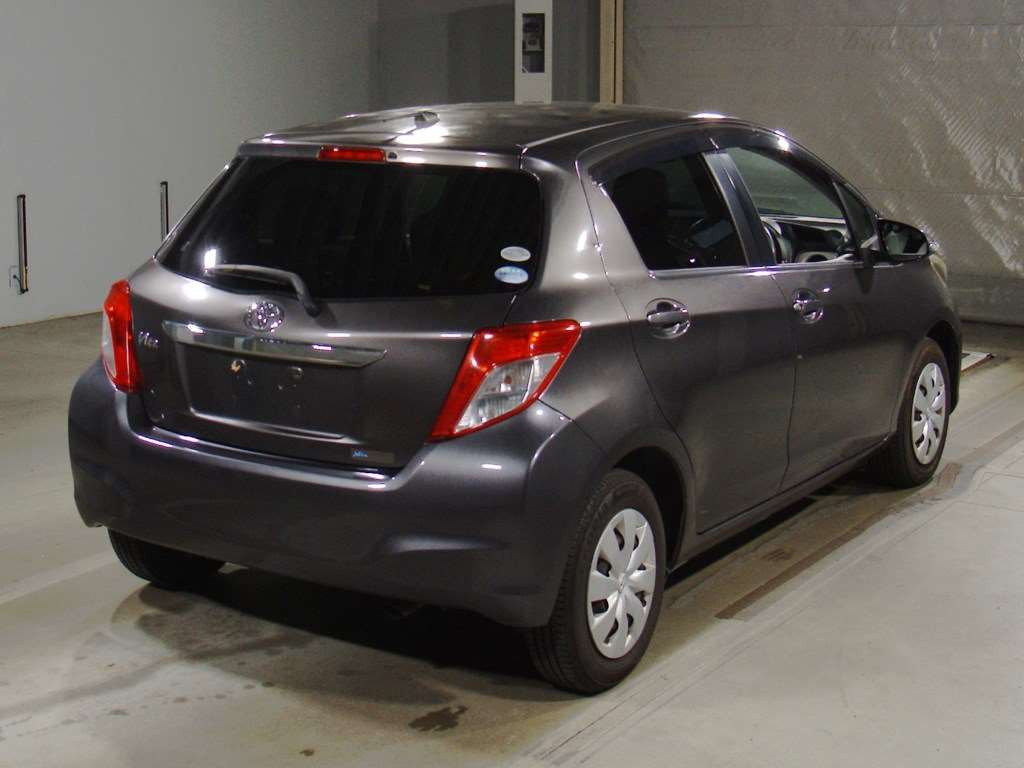 2011 Toyota Vitz NSP130[1]