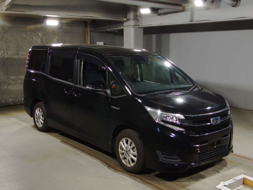 2019 Toyota Noah ZWR80G[2]