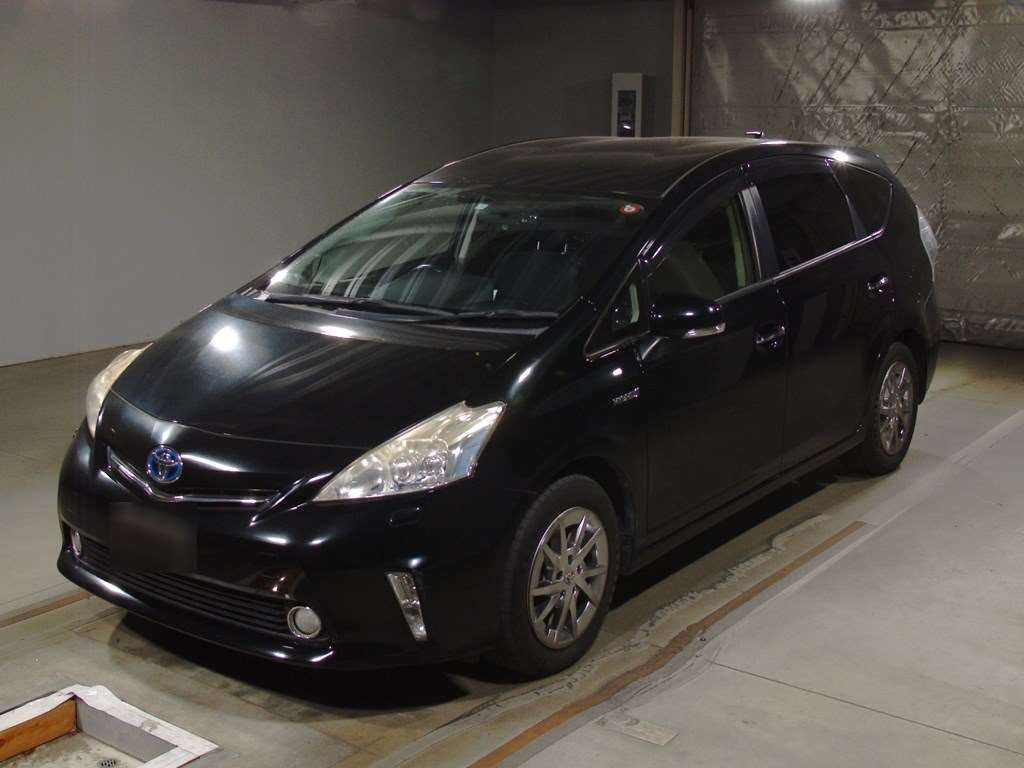 2013 Toyota Prius alpha ZVW41W[0]