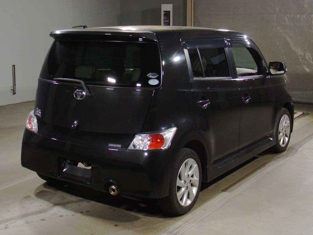 2010 Toyota bB QNC20[1]