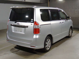 2008 Toyota Noah