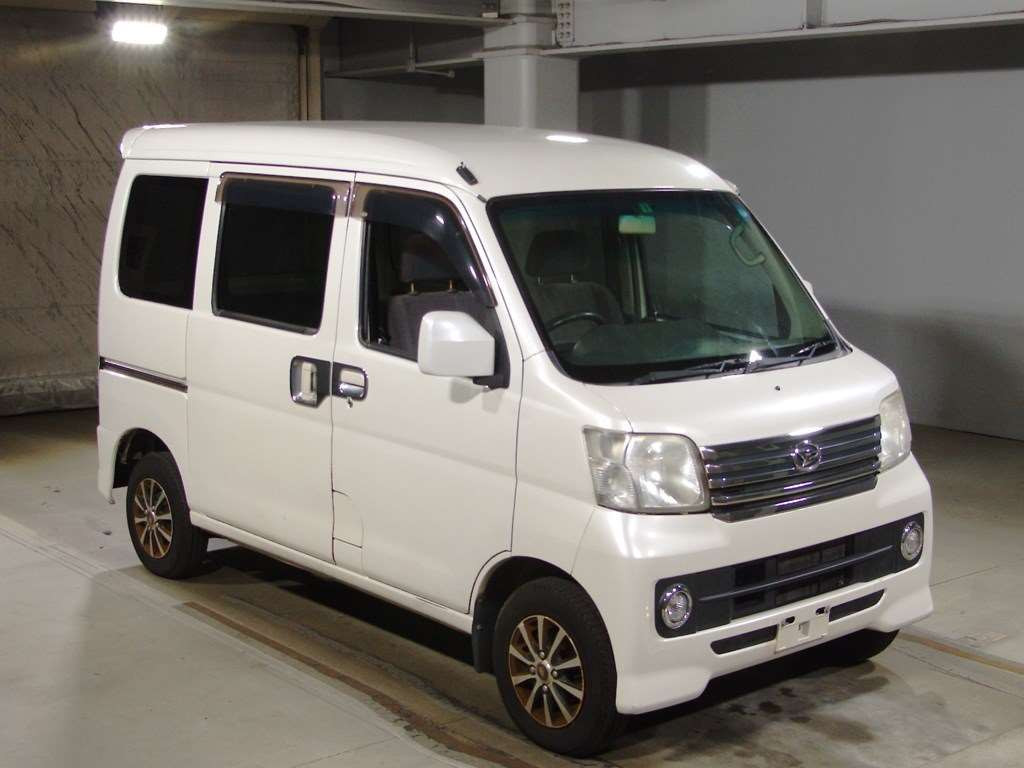 2014 Daihatsu Hijet Cargo S321V[2]