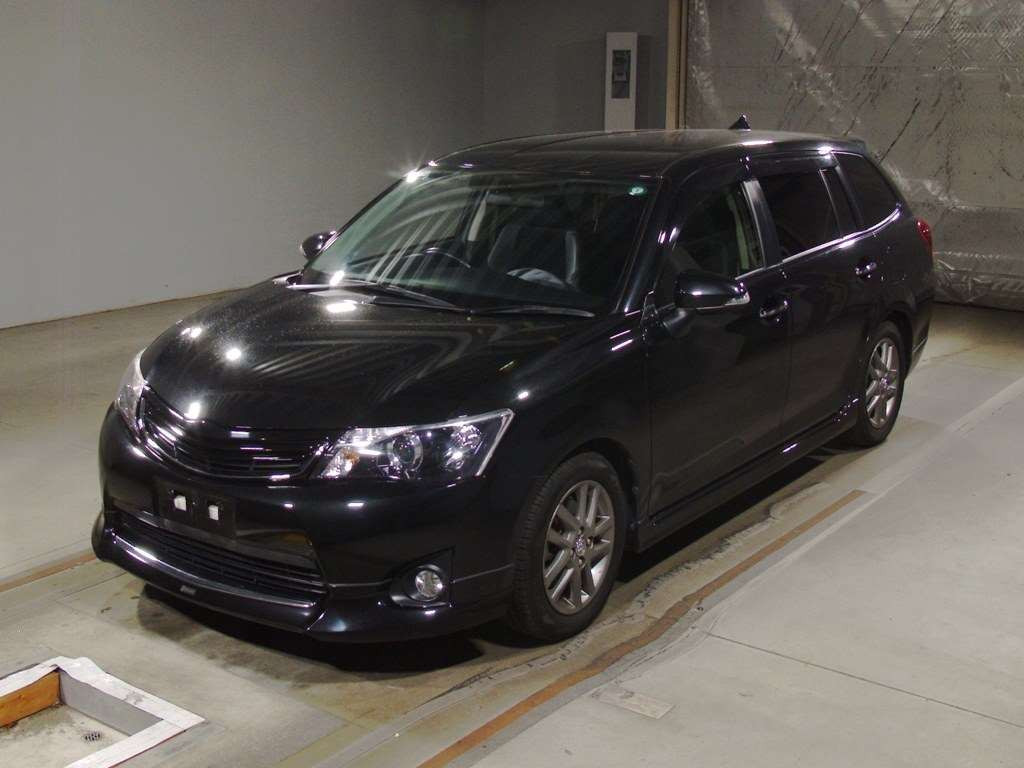 2013 Toyota Corolla Fielder NZE161G[0]