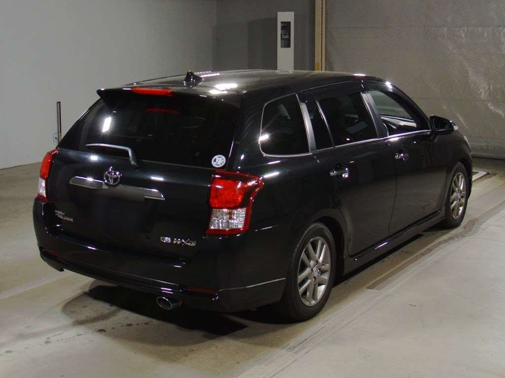 2013 Toyota Corolla Fielder NZE161G[1]