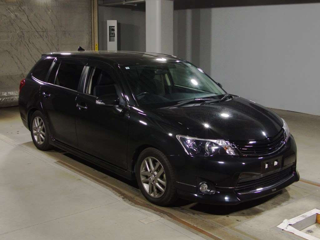 2013 Toyota Corolla Fielder NZE161G[2]