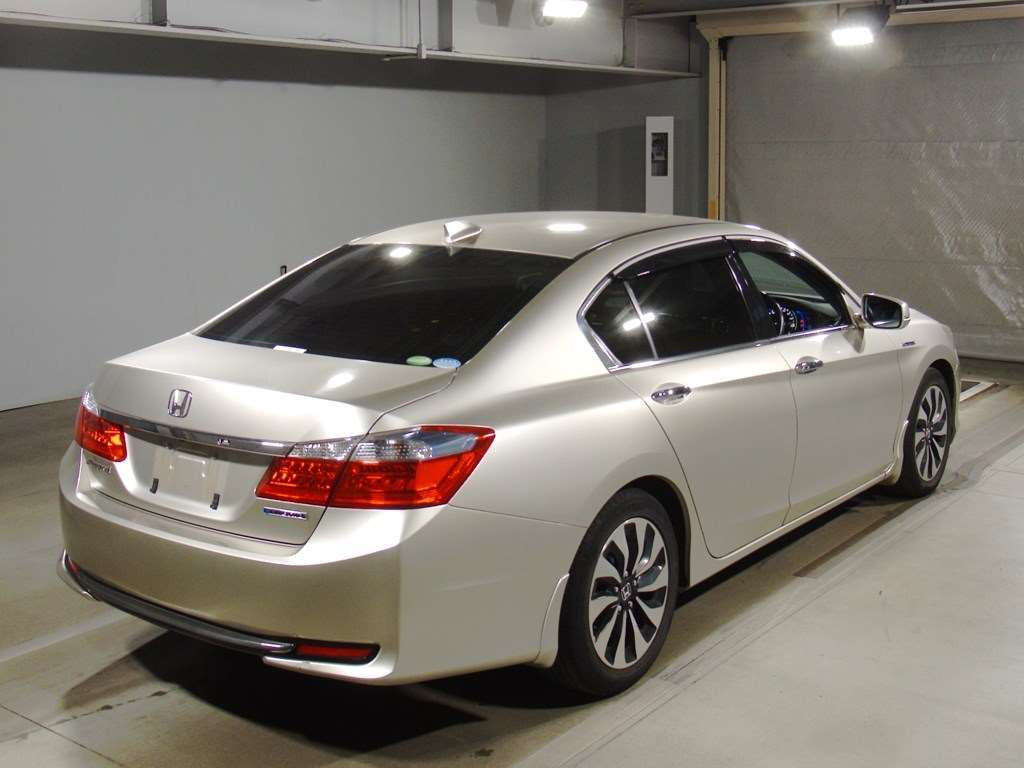 2013 Honda Accord Hybrid CR6[1]