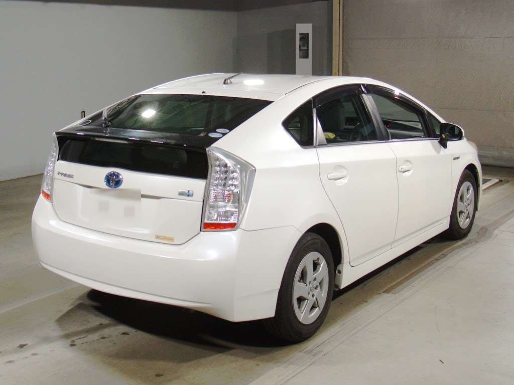 2010 Toyota Prius ZVW30[1]