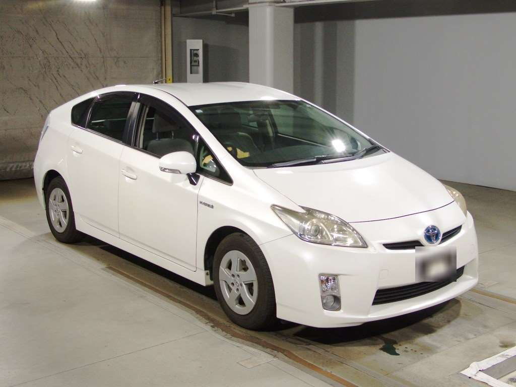 2010 Toyota Prius ZVW30[2]