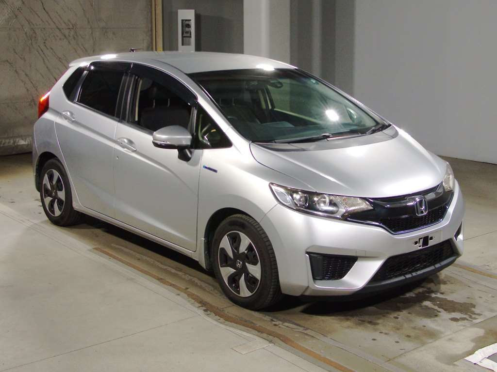 2016 Honda Fit Hybrid GP5[2]