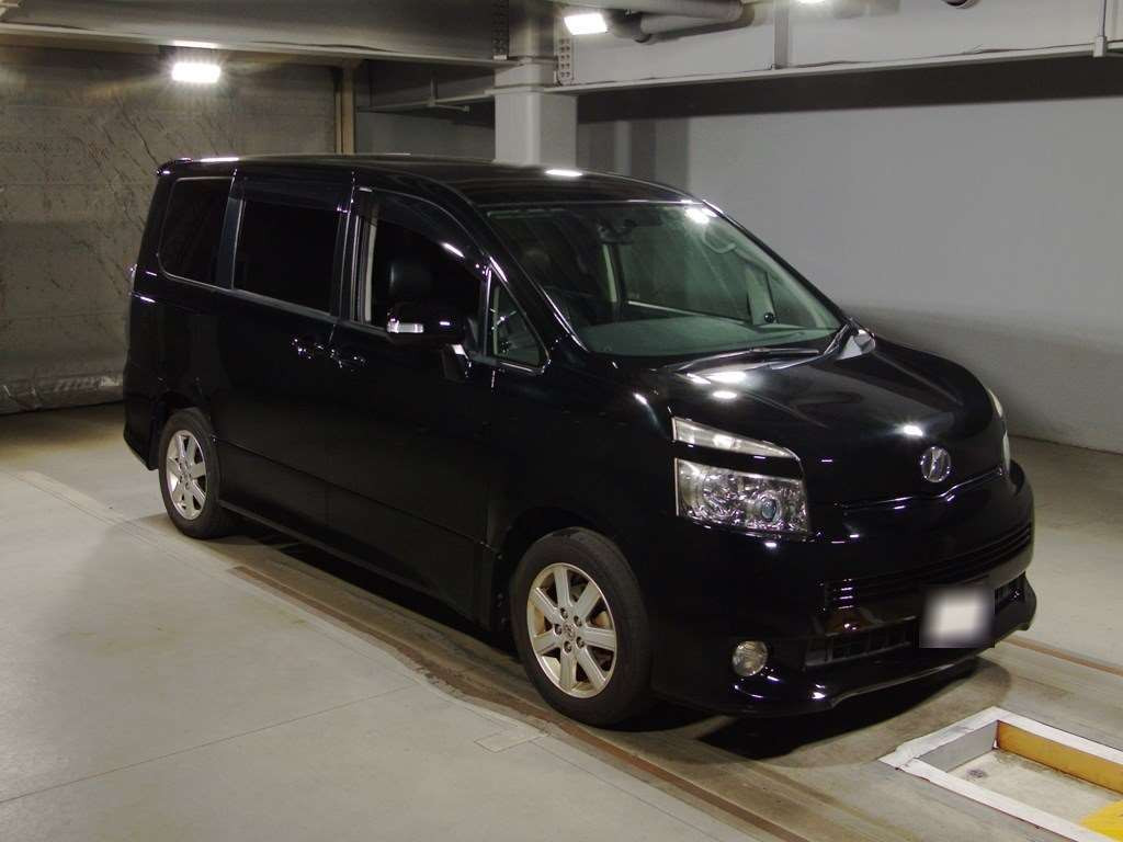 2009 Toyota Voxy ZRR70W[2]