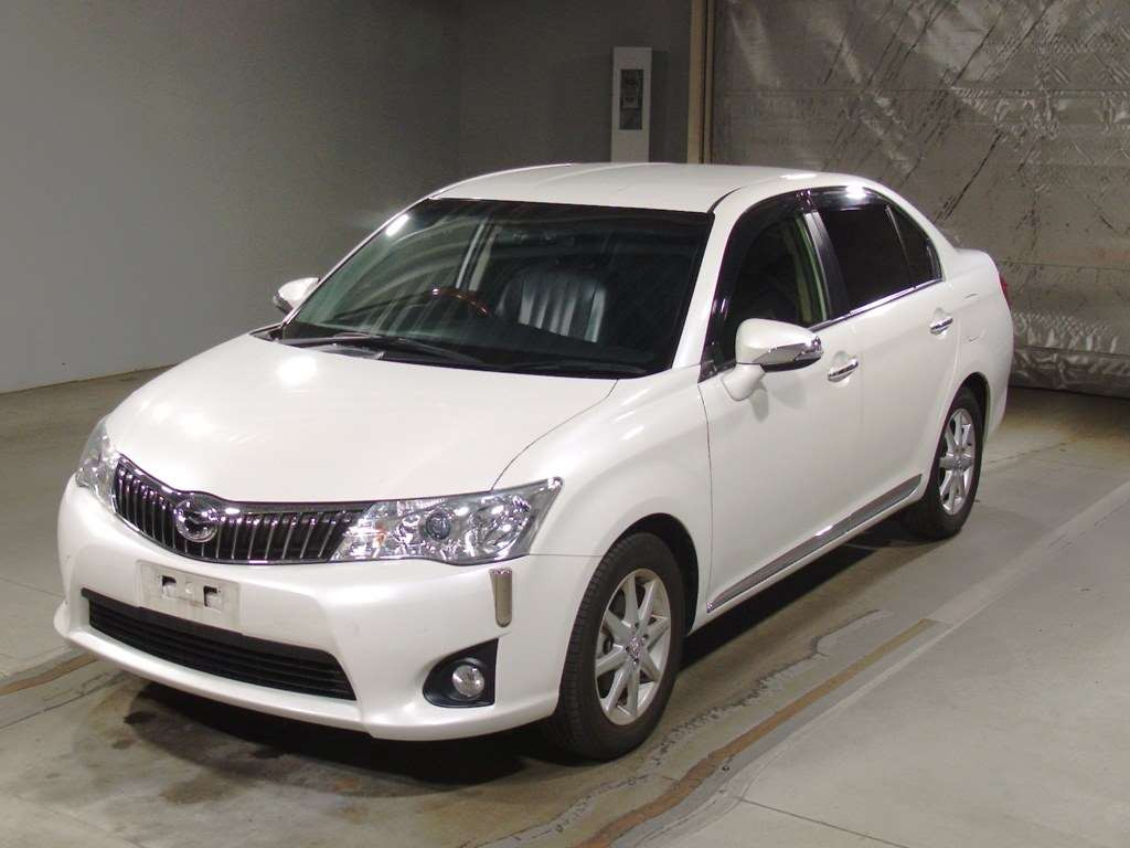 2013 Toyota Corolla Axio NZE161[0]