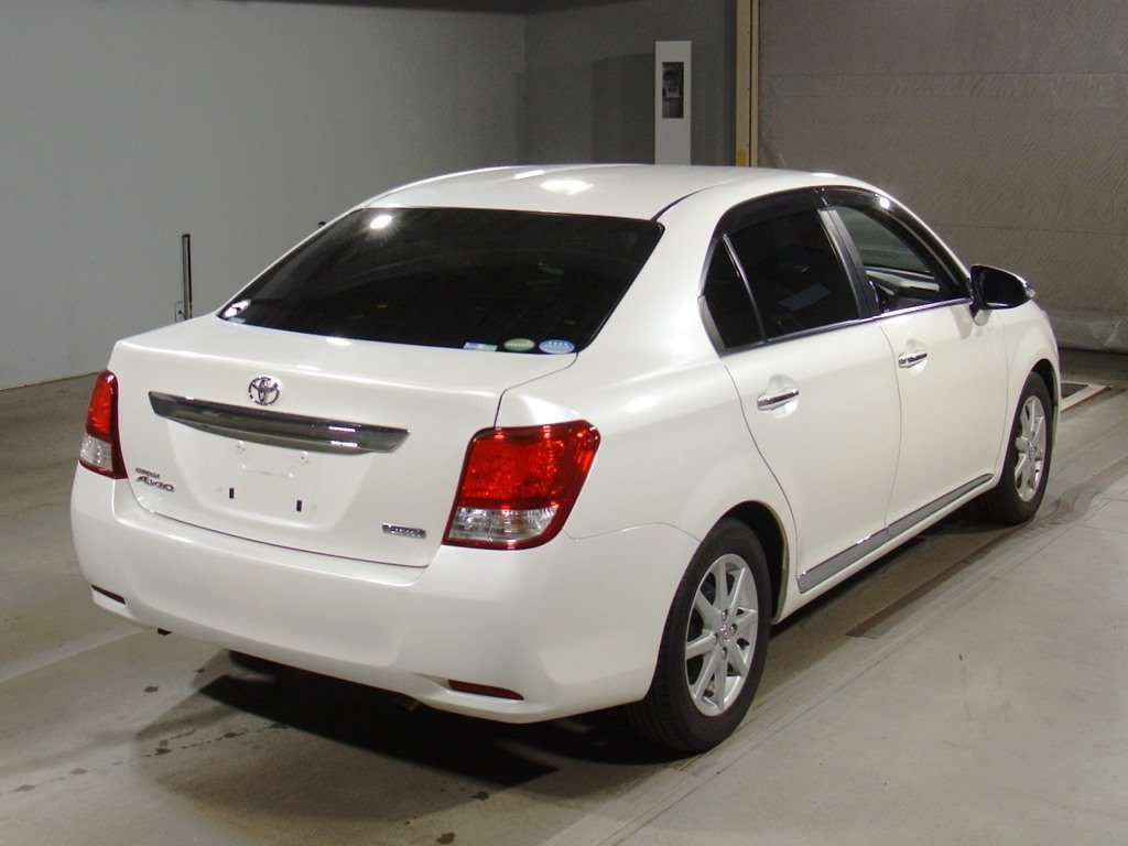 2013 Toyota Corolla Axio NZE161[1]