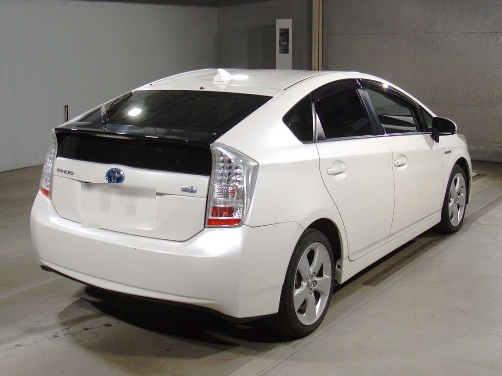 2010 Toyota Prius ZVW30[1]