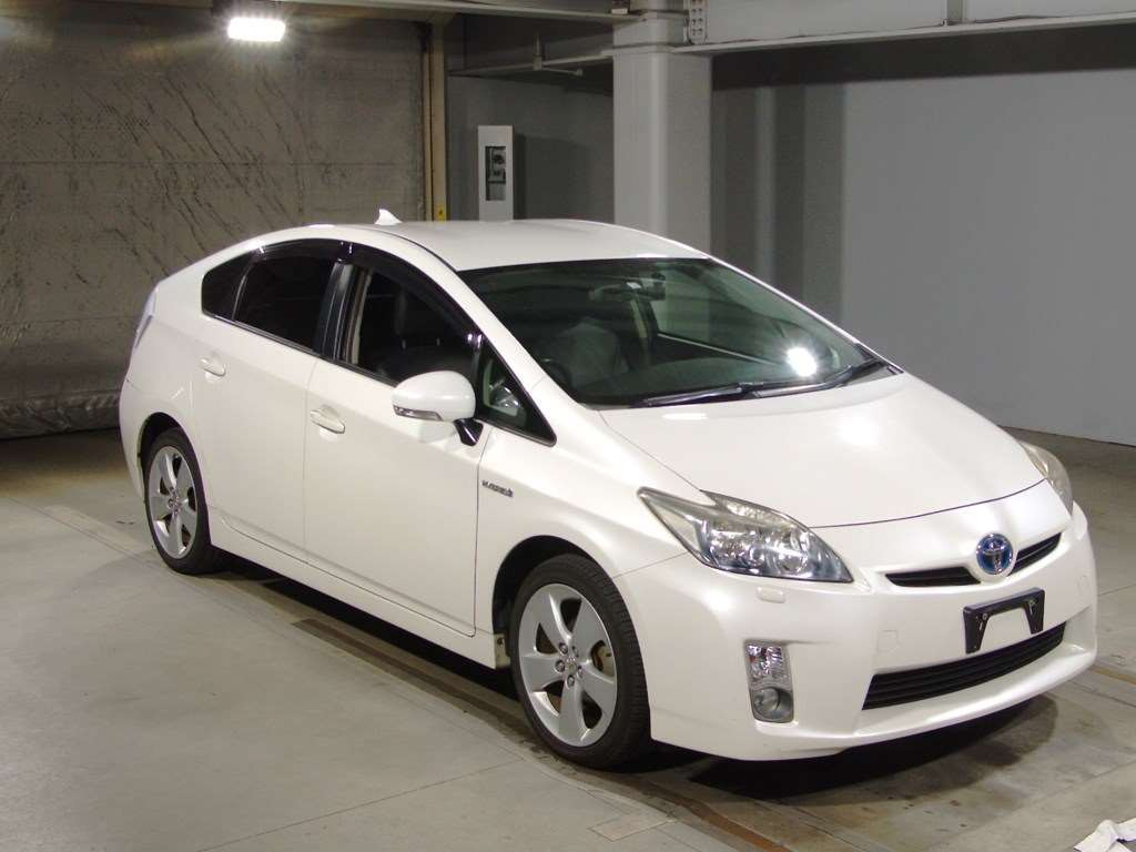 2010 Toyota Prius ZVW30[2]