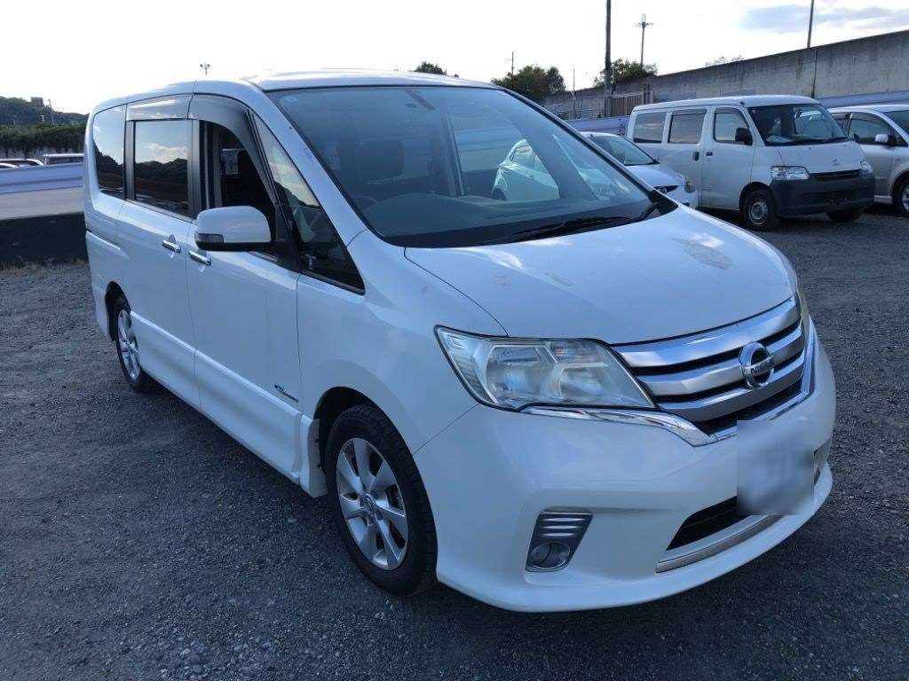 2013 Nissan Serena HFC26[2]