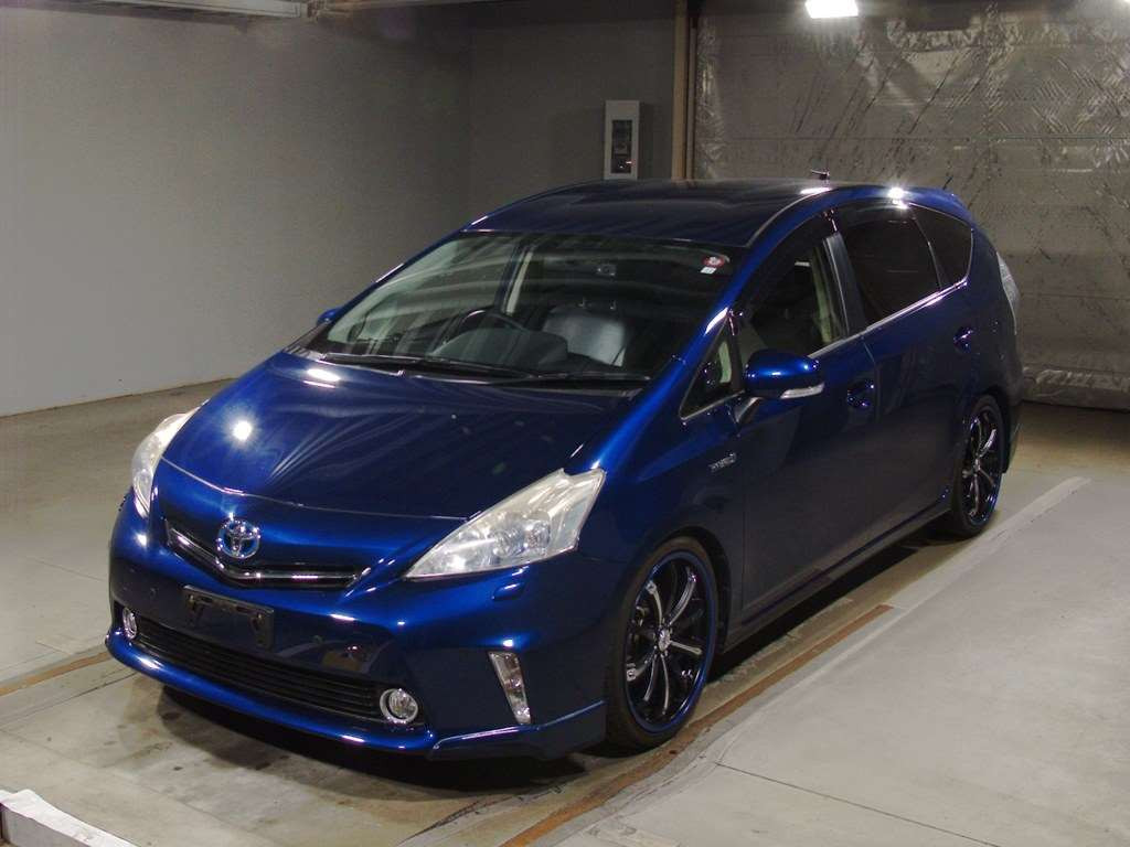 2012 Toyota Prius alpha ZVW41W[0]