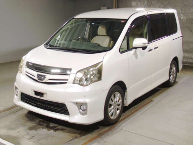 2011 Toyota Noah