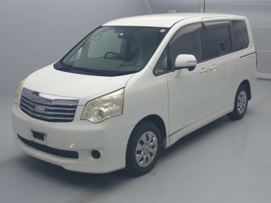 2010 Toyota Noah