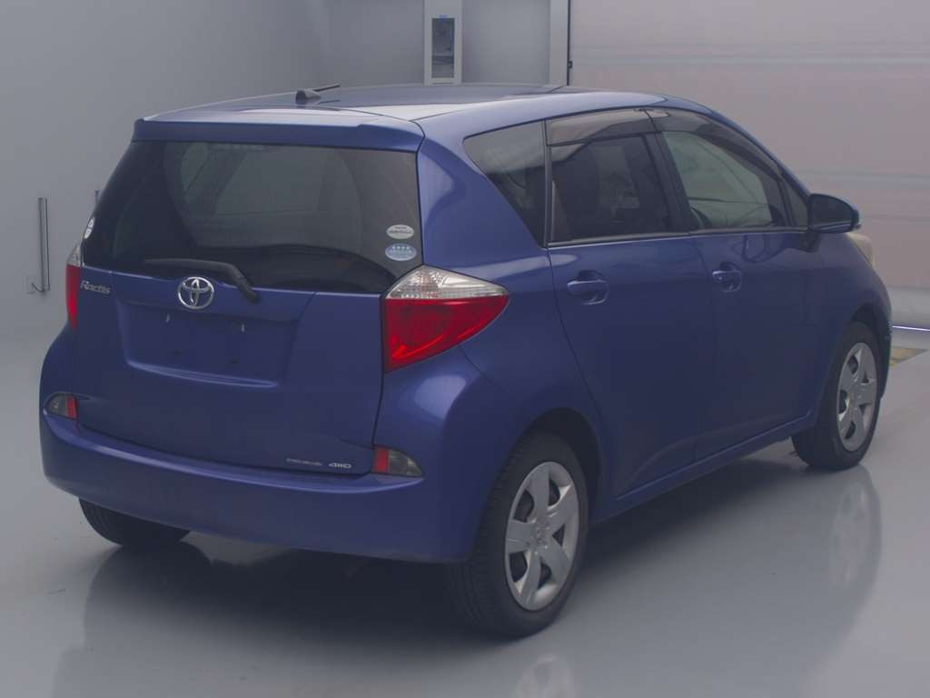 2012 Toyota Ractis NCP125[1]