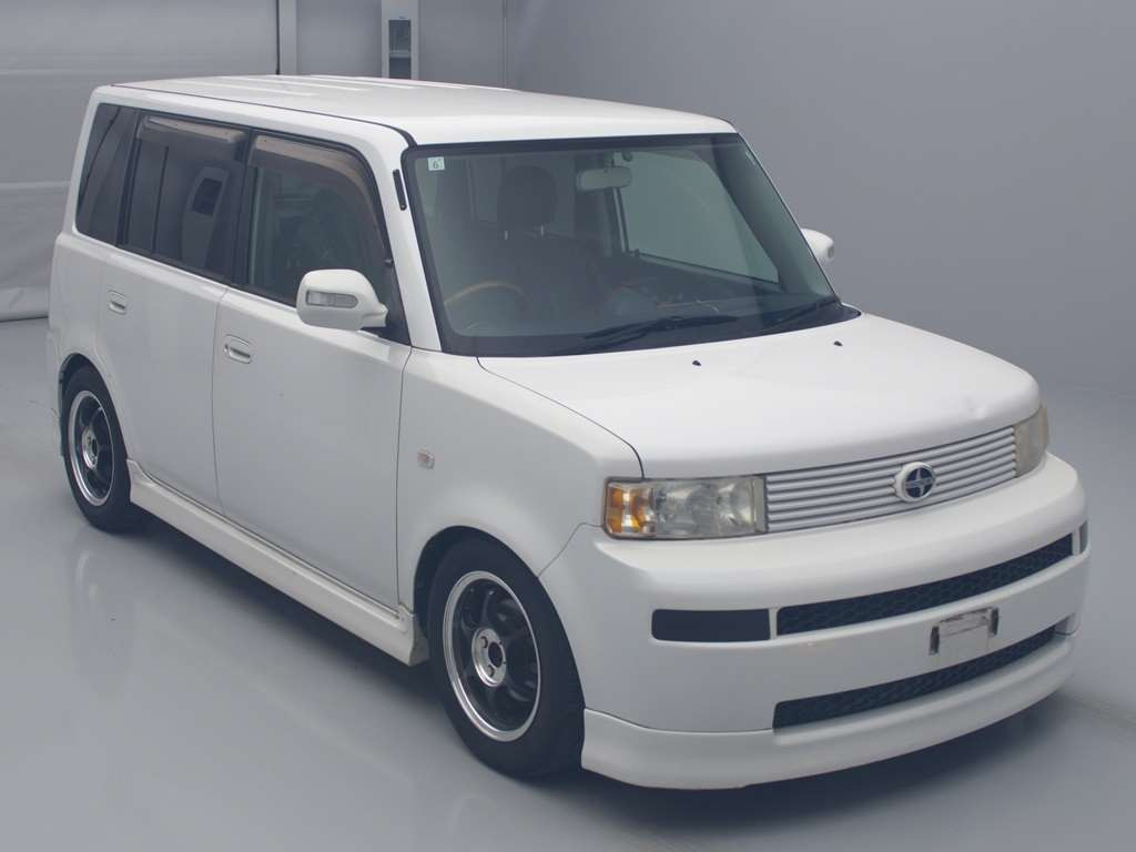 2005 Toyota bB NCP31[2]