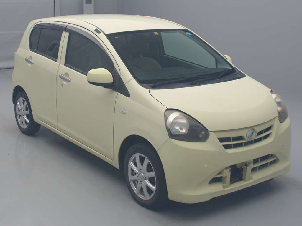 2011 Daihatsu Mira es LA300S[2]