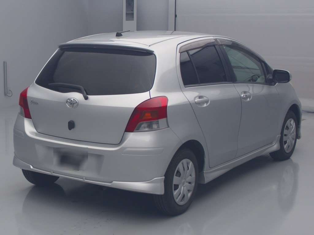 2010 Toyota Vitz SCP90[1]