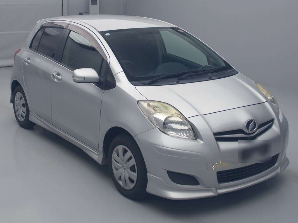 2010 Toyota Vitz SCP90[2]