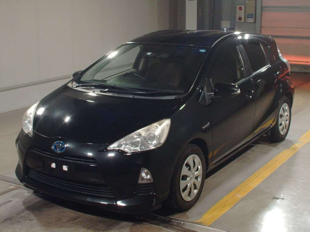 2013 Toyota Aqua NHP10[0]