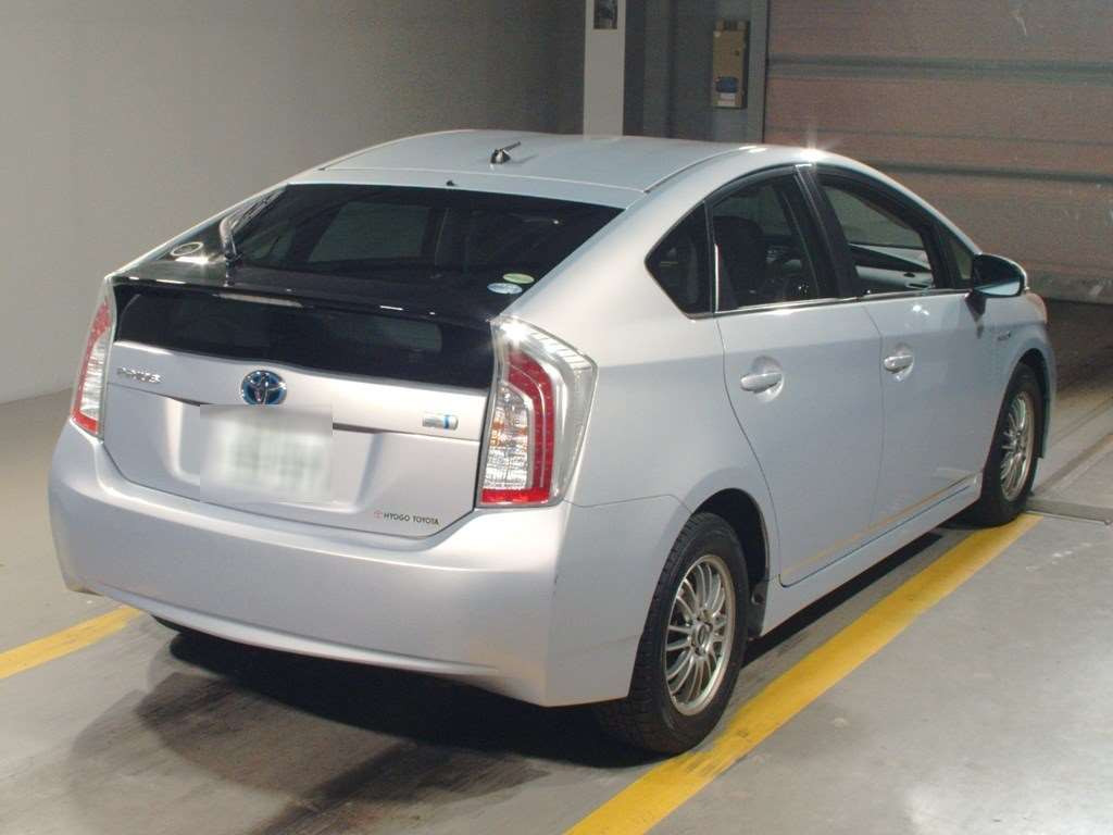 2012 Toyota Prius ZVW30[1]