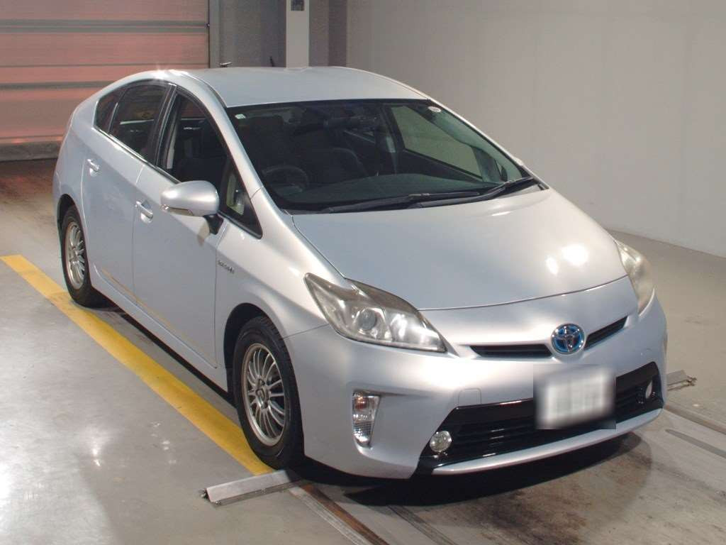 2012 Toyota Prius ZVW30[2]