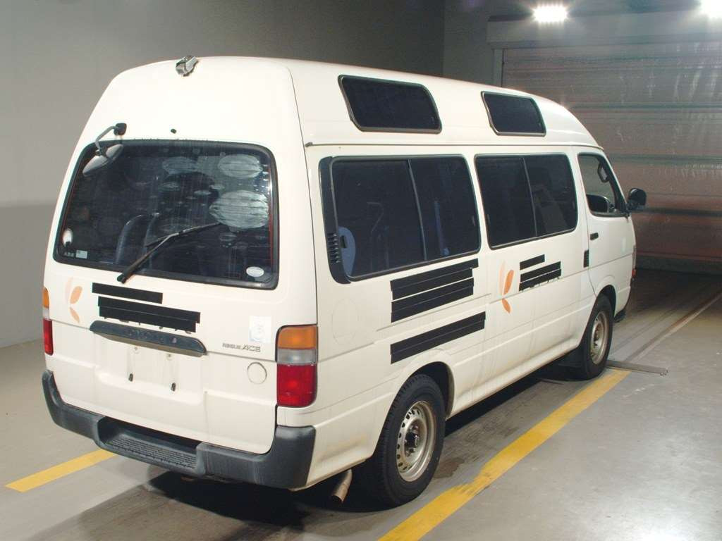 2004 Toyota Regiusace Commuter TRH124B[1]