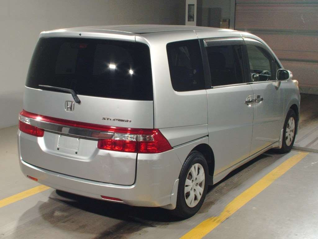 2007 Honda Step WGN RG1[1]