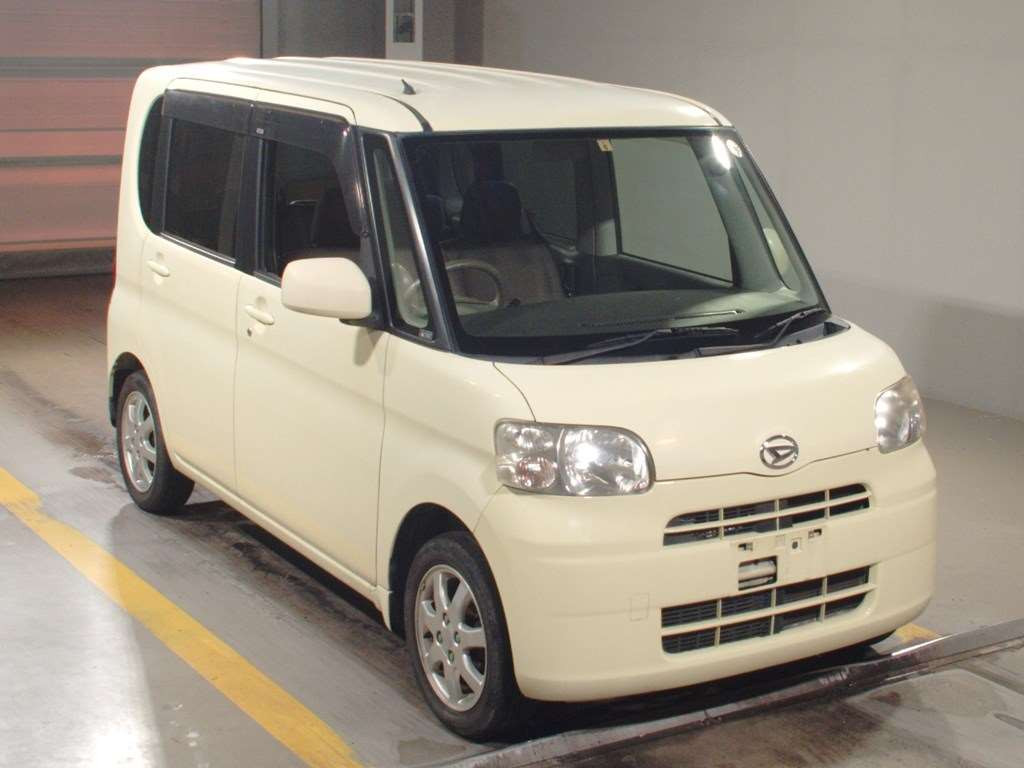 2010 Daihatsu Tanto L375S[2]