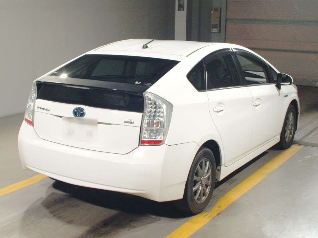 2010 Toyota Prius ZVW30[1]