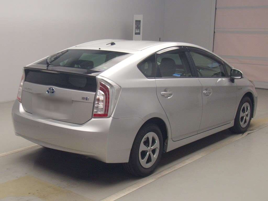 2015 Toyota Prius ZVW30[1]