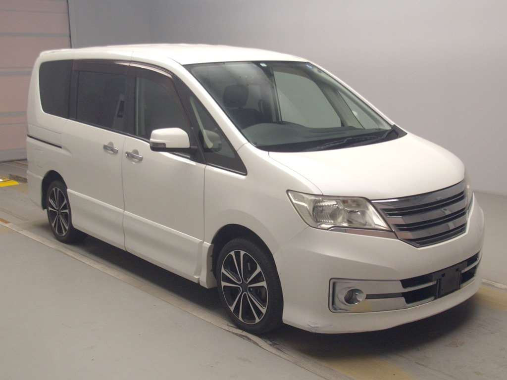 2011 Nissan Serena C26[2]