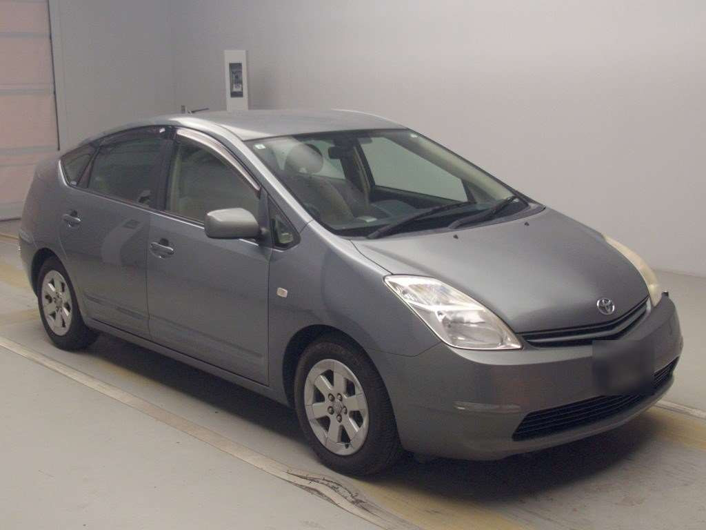 2005 Toyota Prius NHW20[2]