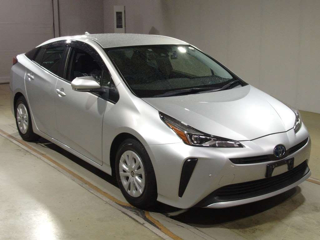 2021 Toyota Prius ZVW55[2]