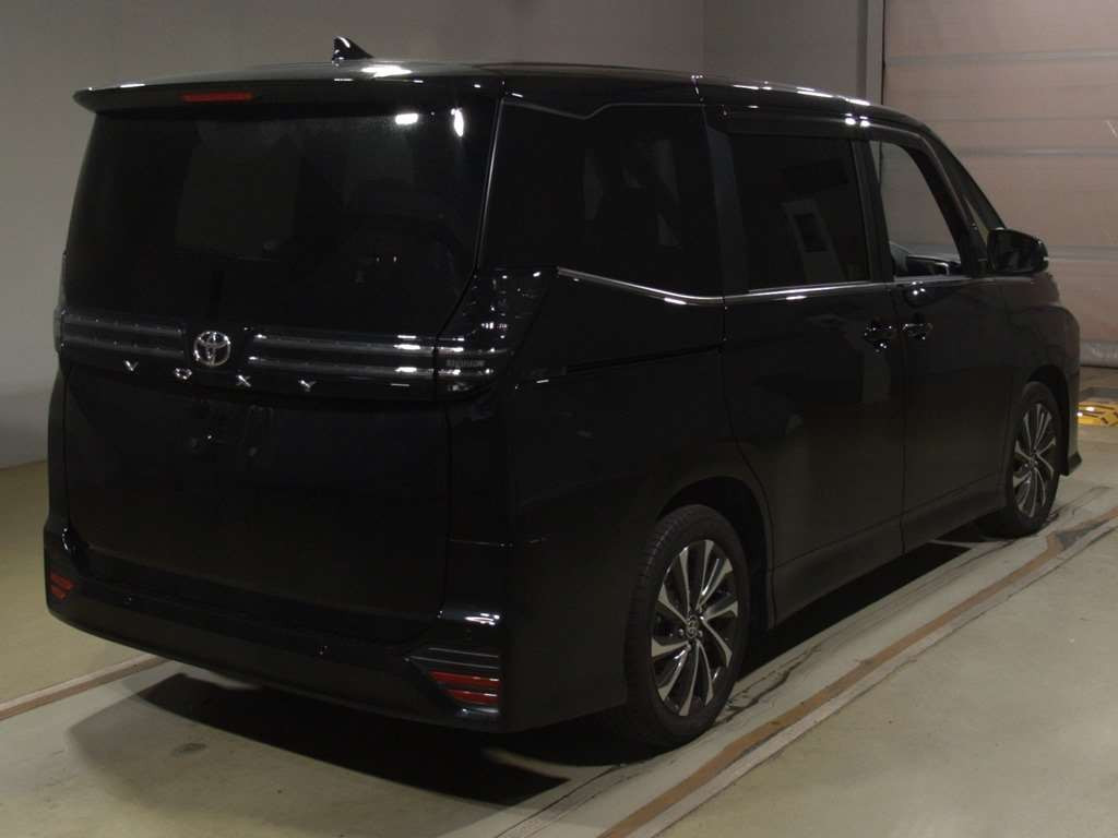 2023 Toyota Voxy MZRA90W[1]