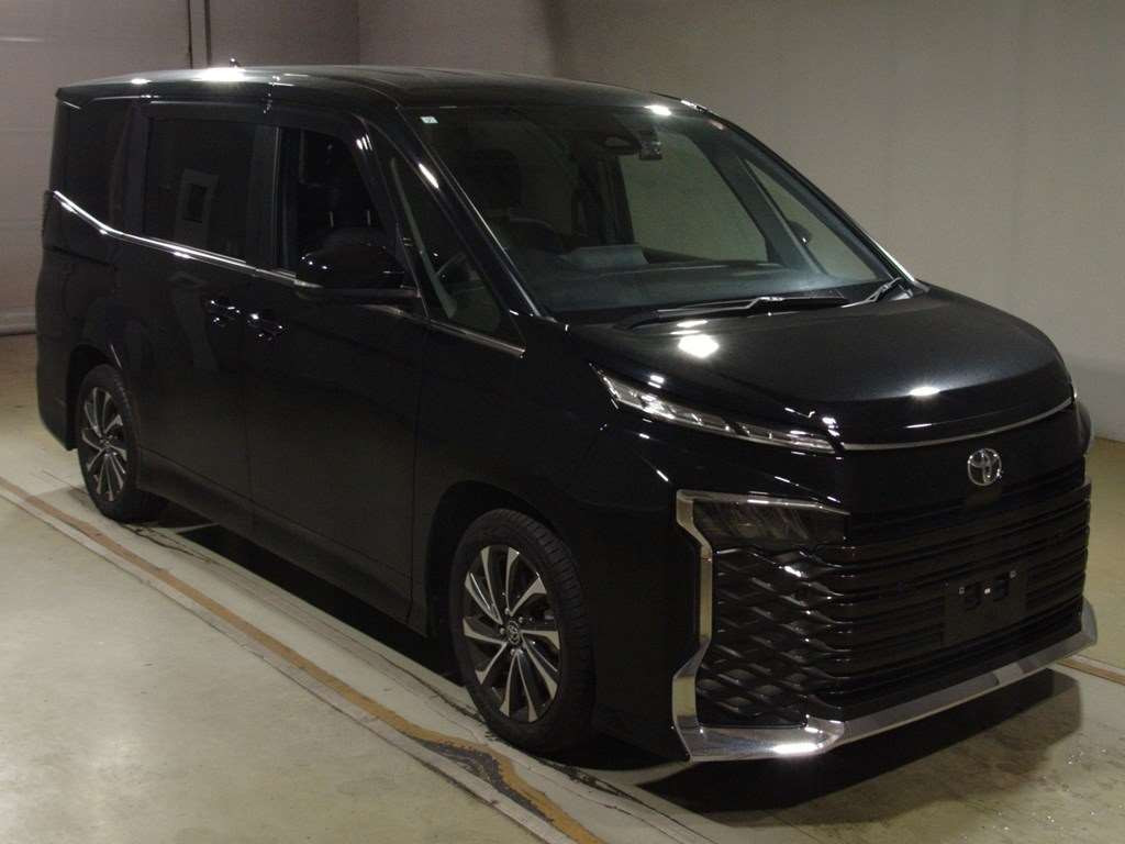 2023 Toyota Voxy MZRA90W[2]