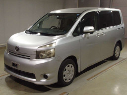 2007 Toyota Voxy