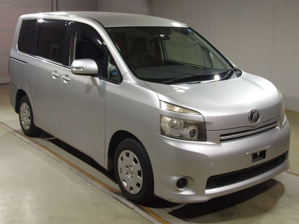 2007 Toyota Voxy ZRR70G[2]