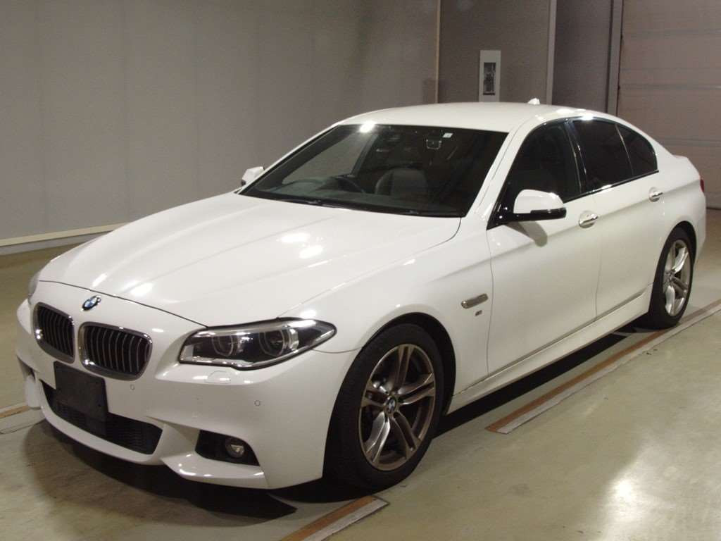 2016 BMW 5 Series XG28[0]