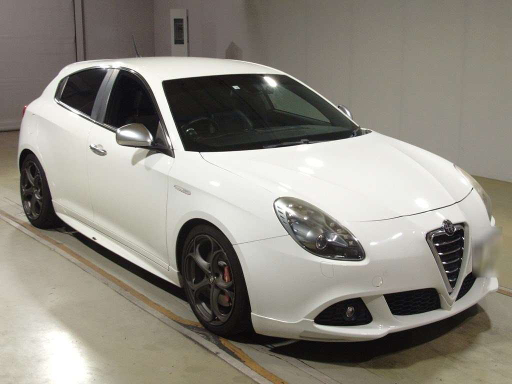 2012 Alfa Romeo Giulietta 940141[2]