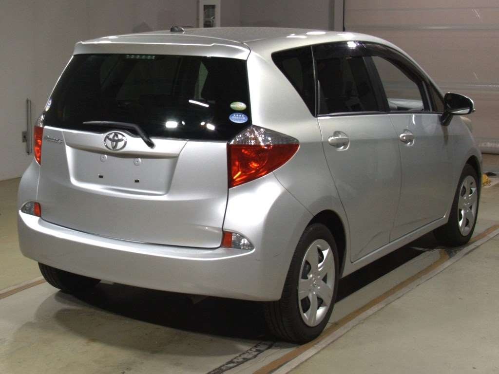 2011 Toyota Ractis NSP120[1]